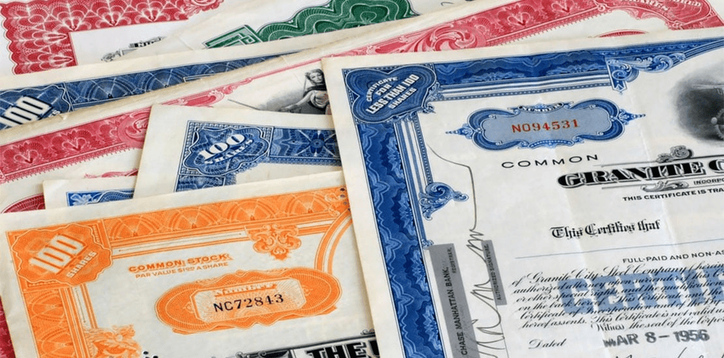 Státní dluhopis vs. korporátní dluhopis