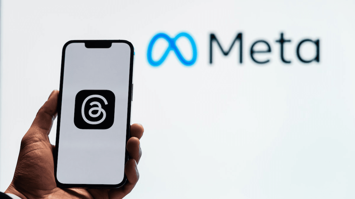 Jak koupit akcie META? Logo společnosti Meta