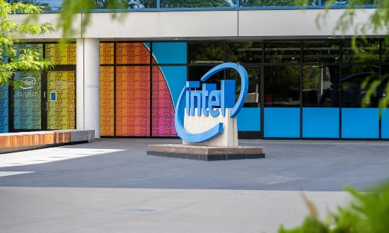 Intel akcie