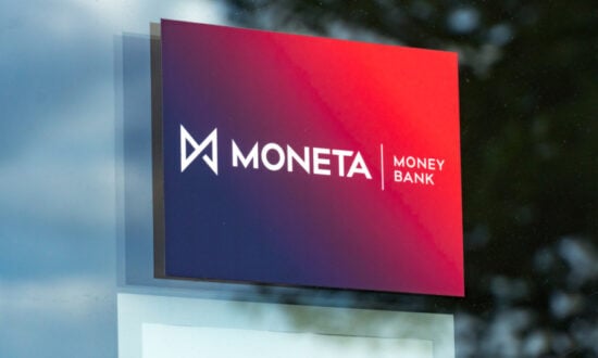 moneta money bank akcie e1752436086389